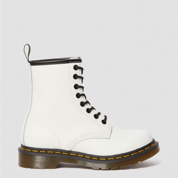 NWOT Doc Marten 1460 Women’s Smooth Leather Lace Up Boots Size 6 - Picture 5 of 16